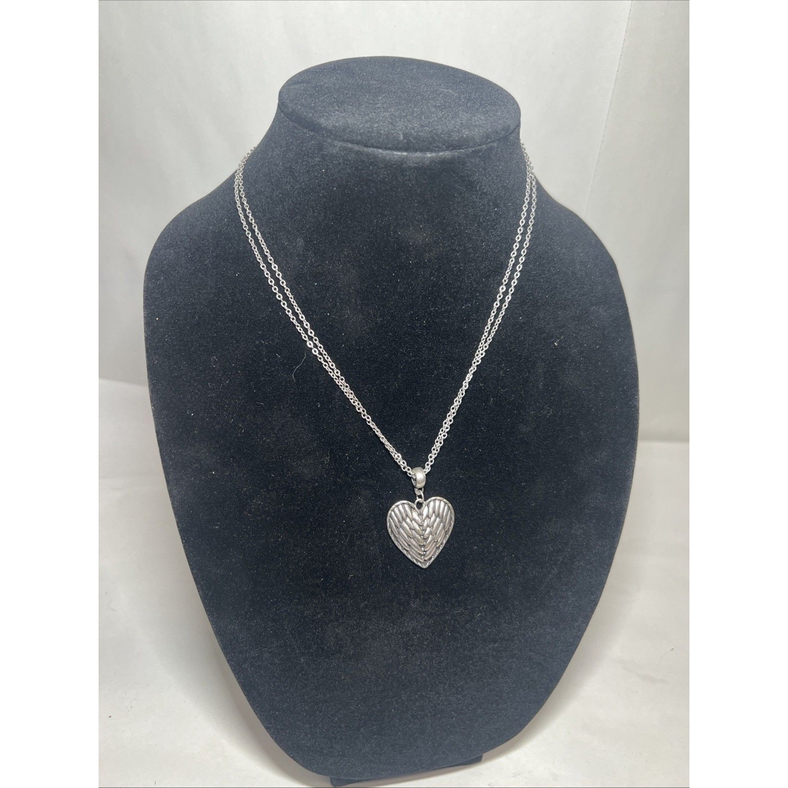 Buckle Heart Necklace  Silver Tone Chain Sweet Heart Pendant 90s Boho Style